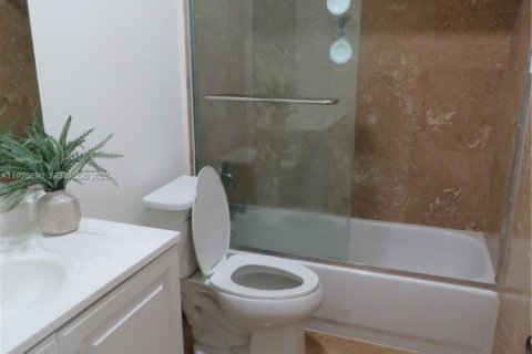 Appartement à louer à North Miami, Floride: 2 chambres, 116.13 m2 № 2039113 - photo 8