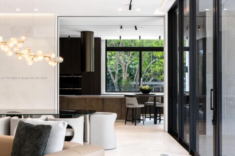 Villa ou maison à vendre à Miami Beach, Floride: 6 chambres, 526.01 m2 № 1748712 - photo 24