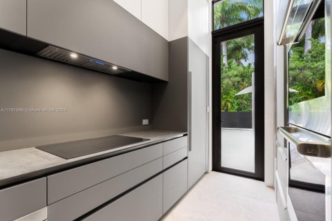 Villa ou maison à vendre à Miami Beach, Floride: 6 chambres, 526.01 m2 № 1748712 - photo 21