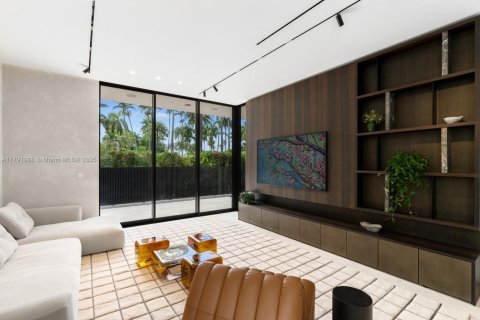 Villa ou maison à vendre à Miami Beach, Floride: 6 chambres, 526.01 m2 № 1748712 - photo 18