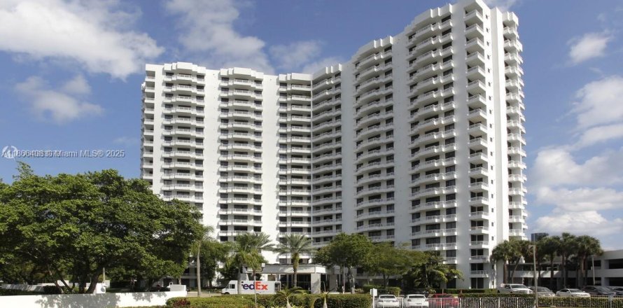 Condo à Aventura, Floride, 2 chambres  № 1979271