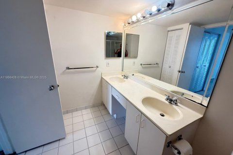 Copropriété à vendre à Aventura, Floride: 2 chambres, 118.08 m2 № 1979271 - photo 6