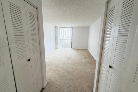 Copropriété à vendre à Aventura, Floride: 2 chambres, 118.08 m2 № 1979271 - photo 3