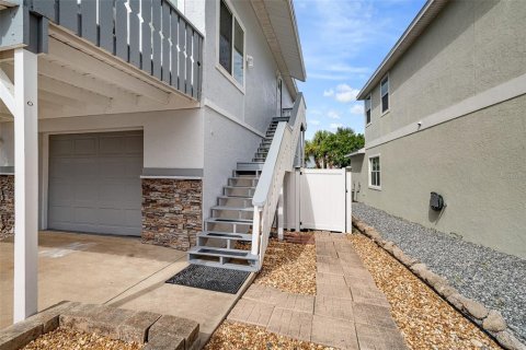 House in Flagler Beach, Florida 3 bedrooms, 248.51 sq.m. № 1787353 - photo 20