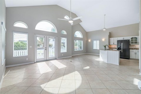 House in Flagler Beach, Florida 3 bedrooms, 248.51 sq.m. № 1787353 - photo 4