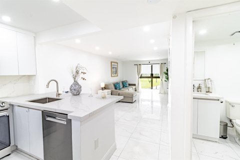 Condominio en venta en Sunrise, Florida, 2 dormitorios, 75.25 m2 № 2192258 - foto 3