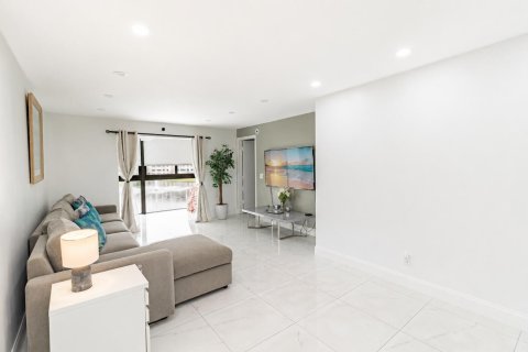 Condominio en venta en Sunrise, Florida, 2 dormitorios, 75.25 m2 № 2192258 - foto 11