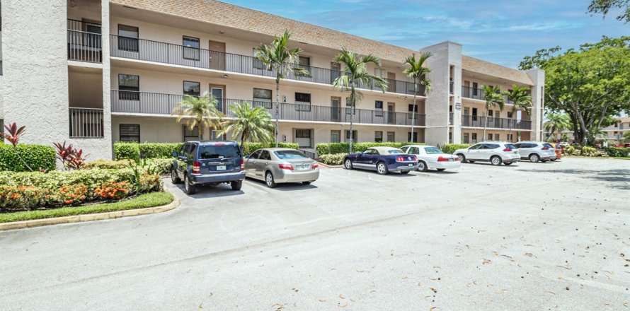 Condominio en Sunrise, Florida, 2 dormitorios № 2192258