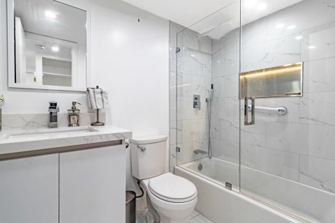 Condominio en venta en Sunrise, Florida, 2 dormitorios, 75.25 m2 № 2192258 - foto 14