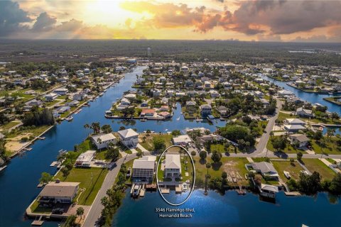 House in Hernando Beach, Florida 3 bedrooms, 141.95 sq.m. № 1687360 - photo 7