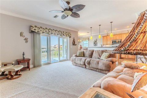 House in Hernando Beach, Florida 3 bedrooms, 141.95 sq.m. № 1687360 - photo 11