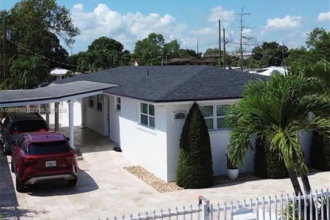 Commercial property in Miami, Florida 144.93 sq.m. № 2076088 - photo 2