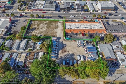 Commercial property in Coral Gables, Florida № 1887967 - photo 12