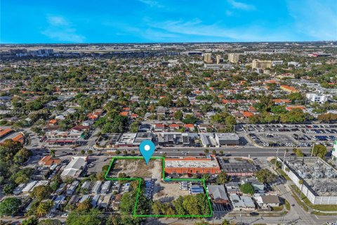 Commercial property in Coral Gables, Florida № 1887967 - photo 6