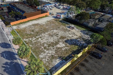 Commercial property in Coral Gables, Florida № 1887967 - photo 17