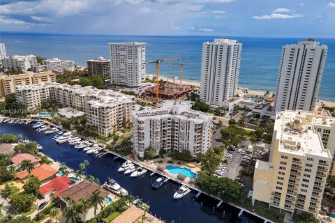 Купить кондоминиум в Помпано-Бич, Флорида 2 спальни, 142.14м2, № 1947981 - фото 1