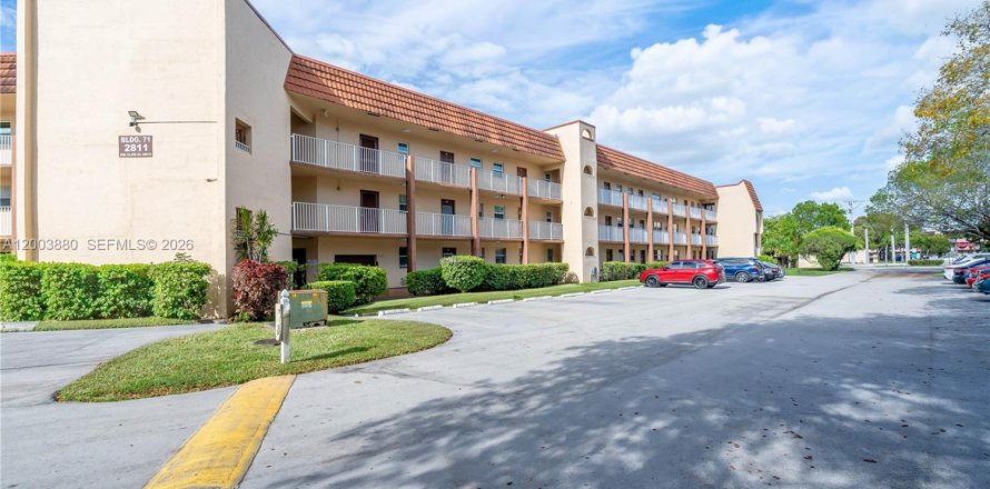 Condo in Sunrise, Florida, 2 bedrooms  № 2068232