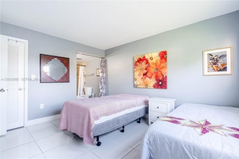 Condo in Sunrise, Florida, 2 bedrooms  № 2068232 - photo 10