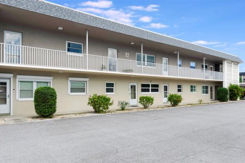 Condo in Saint Petersburg, Florida, 1 bedroom № 2209174