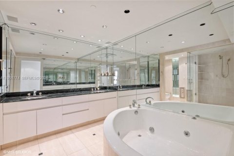 Condominio en venta en Aventura, Florida, 2 dormitorios, 176.89 m2 № 2006504 - foto 16