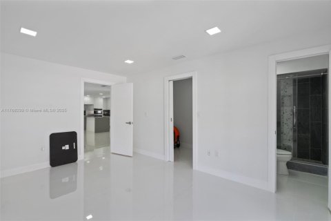 House in Fort Myers, Florida 3 bedrooms № 1867939 - photo 23