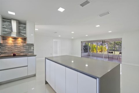 House in Fort Myers, Florida 3 bedrooms № 1867939 - photo 17