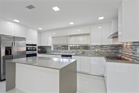 House in Fort Myers, Florida 3 bedrooms № 1867939 - photo 15