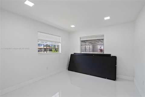 House in Fort Myers, Florida 3 bedrooms № 1867939 - photo 21