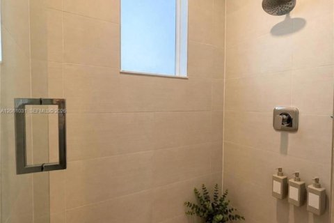Copropriété à vendre à Doral, Floride: 3 chambres, 102.38 m2 № 2340375 - photo 11