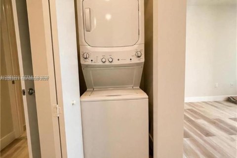 Copropriété à vendre à Doral, Floride: 3 chambres, 102.38 m2 № 2340375 - photo 7