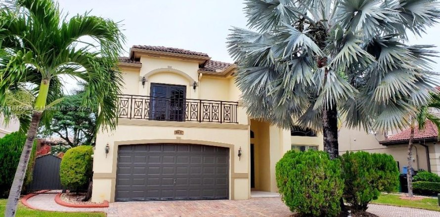 Villa ou maison à Miami, Floride 5 chambres, 244.8 m2 № 1850820