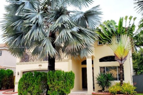 Villa ou maison à louer à Miami, Floride: 5 chambres, 244.8 m2 № 1850820 - photo 2