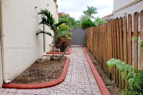 Villa ou maison à louer à Miami, Floride: 5 chambres, 244.8 m2 № 1850820 - photo 27