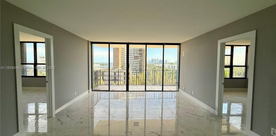 Condominio en Miami, Florida, 2 dormitorios № 1887197