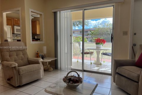 Condo in Hollywood, Florida, 2 bedrooms № 2054573 - photo 4