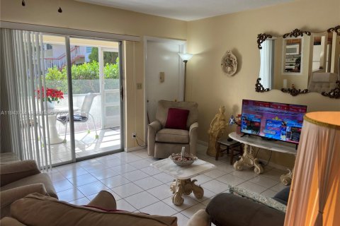 Condo in Hollywood, Florida, 2 bedrooms № 2054573