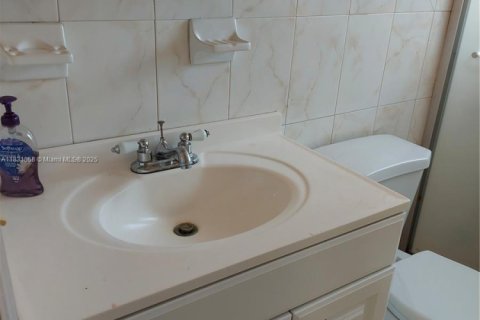 Купить кондоминиум в Хайалиа, Флорида 3 спальни, 117.99м2, № 2035051 - фото 8