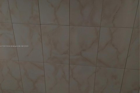 Купить кондоминиум в Хайалиа, Флорида 3 спальни, 117.99м2, № 2035051 - фото 11