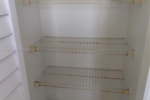 Купить кондоминиум в Хайалиа, Флорида 3 спальни, 117.99м2, № 2035051 - фото 10