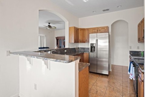 House in Orlando, Florida 5 bedrooms, 320.7 sq.m. № 1395637 - photo 12