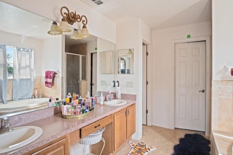 House in Orlando, Florida 5 bedrooms, 320.7 sq.m. № 1395637 - photo 25