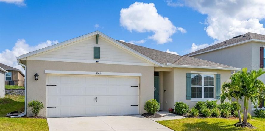 House in Davenport, Florida 4 bedrooms, 173.45 sq.m. № 1886254
