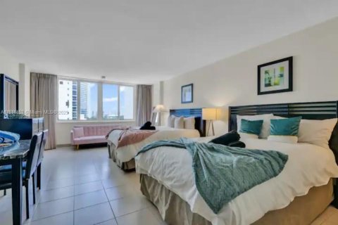 Condominio en venta en Sunny Isles Beach, Florida, 39.02 m2 № 1770702 - foto 6