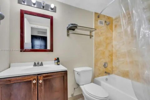 Condominio en venta en Sunny Isles Beach, Florida, 39.02 m2 № 1770702 - foto 7