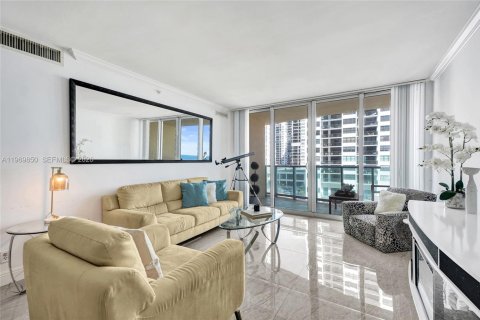 Снять в аренду кондоминиум в Холливуд, Флорида 1 спальня, 77.57м2, № 2031234 - фото 3