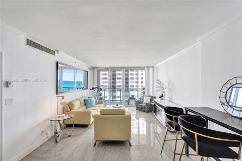 Снять в аренду кондоминиум в Холливуд, Флорида 1 спальня, 77.57м2, № 2031234 - фото 6