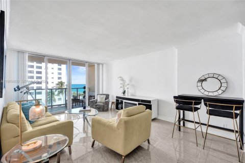 Снять в аренду кондоминиум в Холливуд, Флорида 1 спальня, 77.57м2, № 2031234 - фото 5