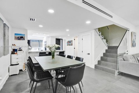 Condominio en venta en North Miami Beach, Florida, 3 dormitorios, 147.71 m2 № 2091081 - foto 5
