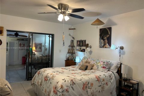 Casa en venta en Miami, Florida, 3 dormitorios, 151.15 m2 № 1977624 - foto 15
