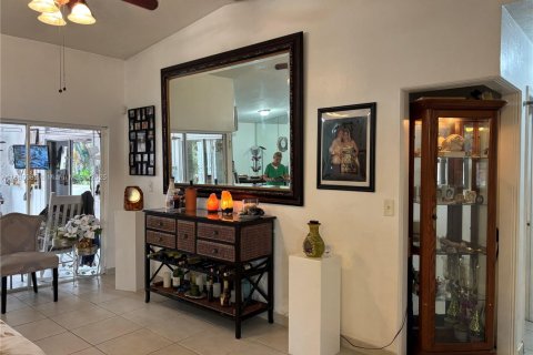 Casa en venta en Miami, Florida, 3 dormitorios, 151.15 m2 № 1977624 - foto 7
